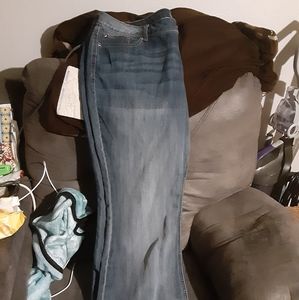 Maurices jeans